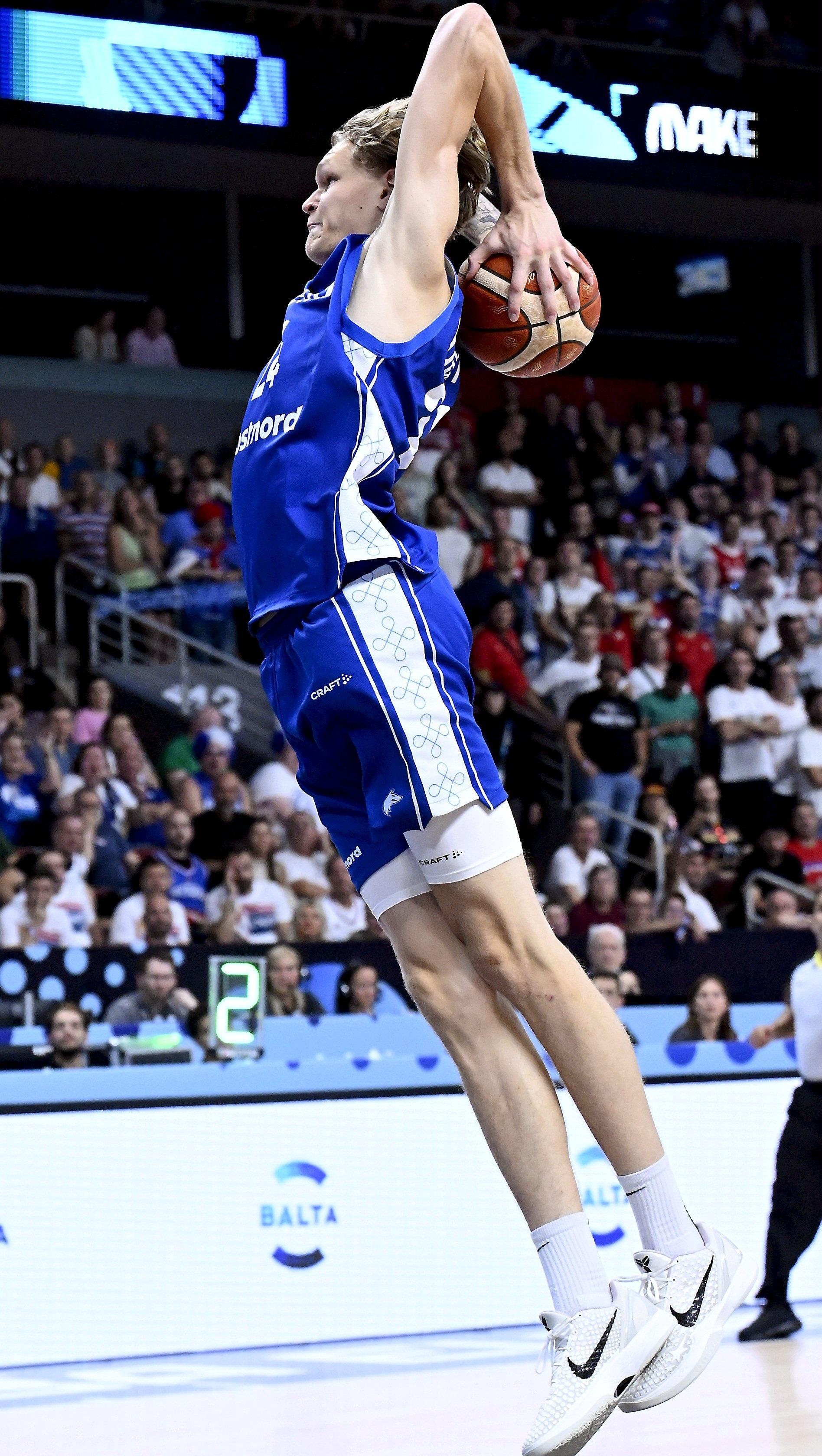 开云体育下载-马尔卡宁：穆里宁正走在正确道路上 他能在NBA闯出一片天地