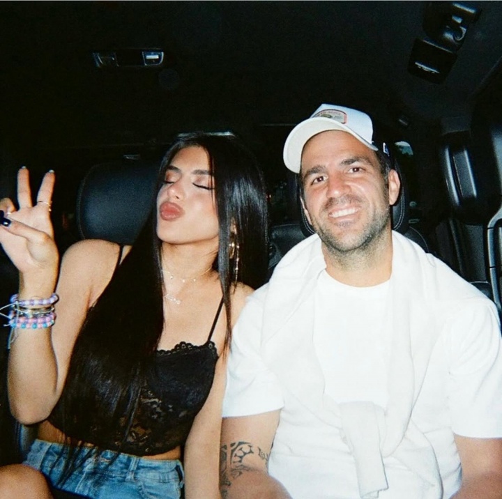 开云体育下载-仅差12岁❗38岁小法祝继女26岁生日快乐：完美诠释了榜样女儿