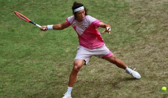 kaiyun-张之臻距前30仅差一胜！哈雷半决赛再战世界第一