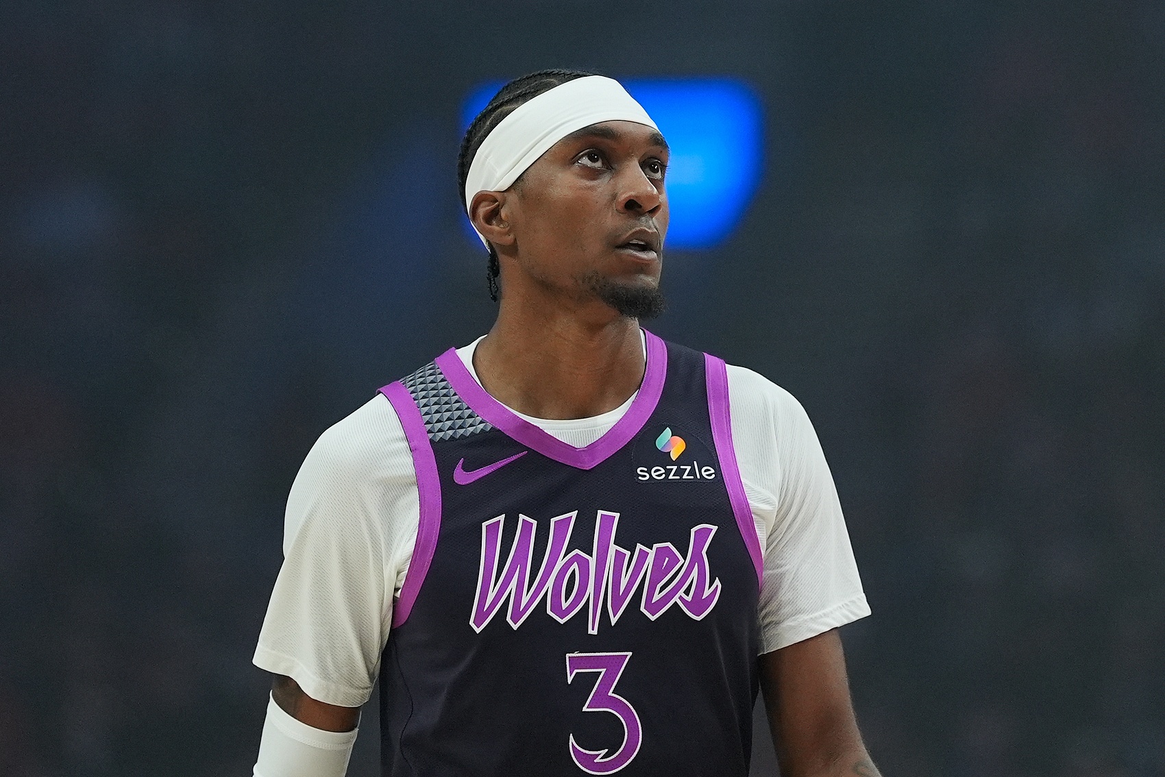 开云app下载-麦克丹尼尔斯6投5中砍下11分3助 但正负值-40全场最低