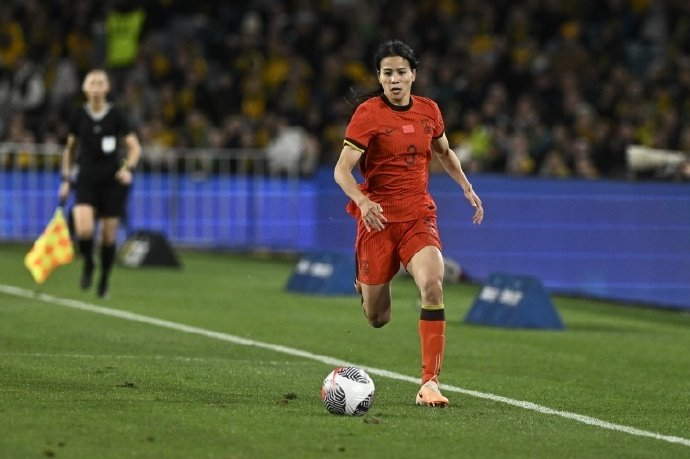 陈巧珠带伤回归合练，唐佳丽单练恢复|中国女足|亚洲杯|女足亚洲杯|1/4决赛|北青体育_新浪体育_新浪新闻