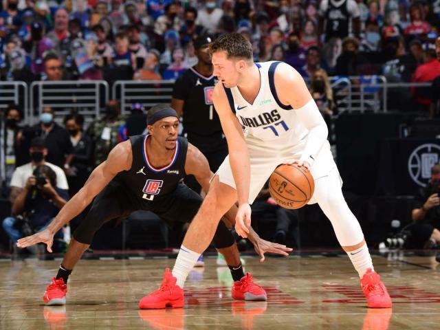 +22正负值引领全队 你永远可以相信季后赛隆多